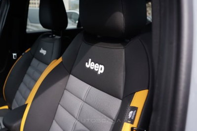 Jeep Avenger 1.2 turbo e-hybrid mhev The North Face 4xe 145cv edct6 (8)