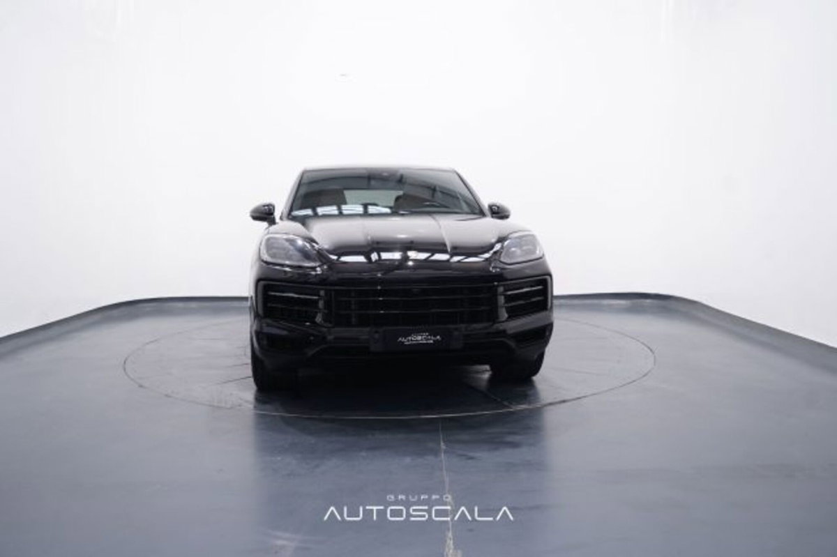 Porsche Cayenne Coupé 3.0 V6 (2)
