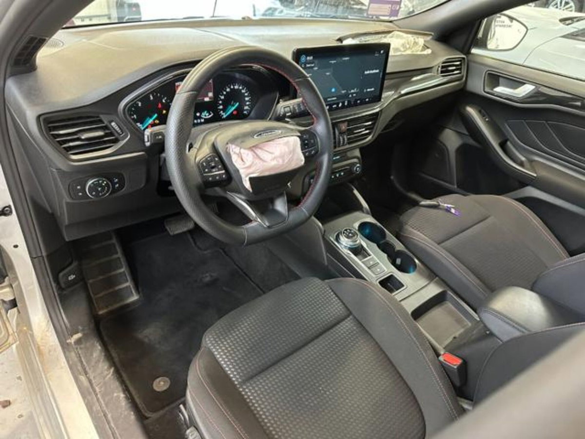 Ford Focus Station Wagon 1.5 EcoBlue 115 CV automatico SW ST-Line Design (13)