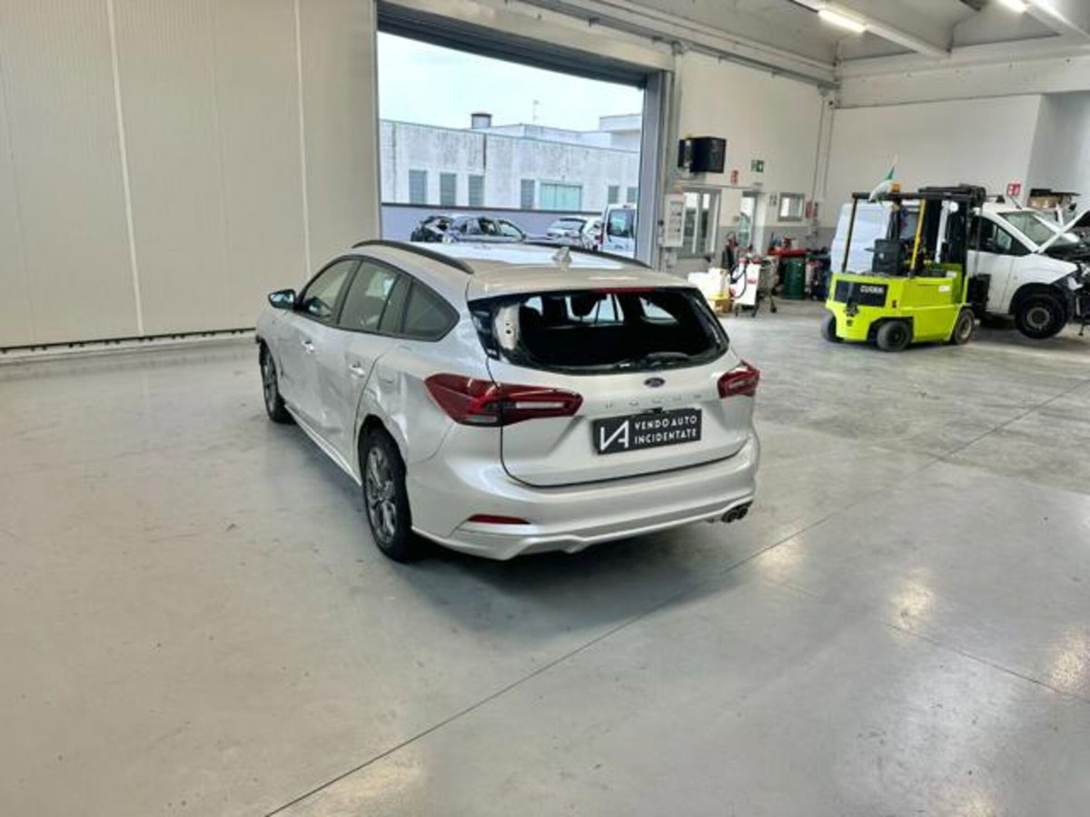 Ford Focus Station Wagon 1.5 EcoBlue 115 CV automatico SW ST-Line Design (5)