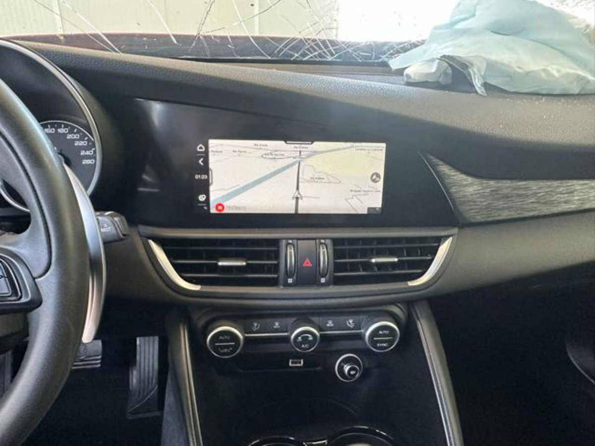 Alfa Romeo Giulia 2.2 Turbodiesel 160 CV AT8 Business (16)
