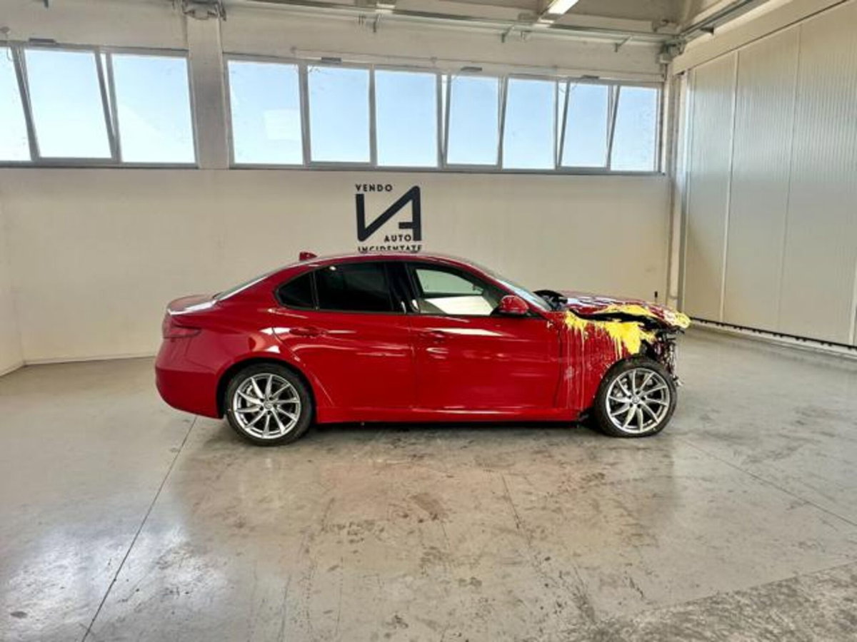 Alfa Romeo Giulia 2.2 Turbodiesel 160 CV AT8 Business (8)