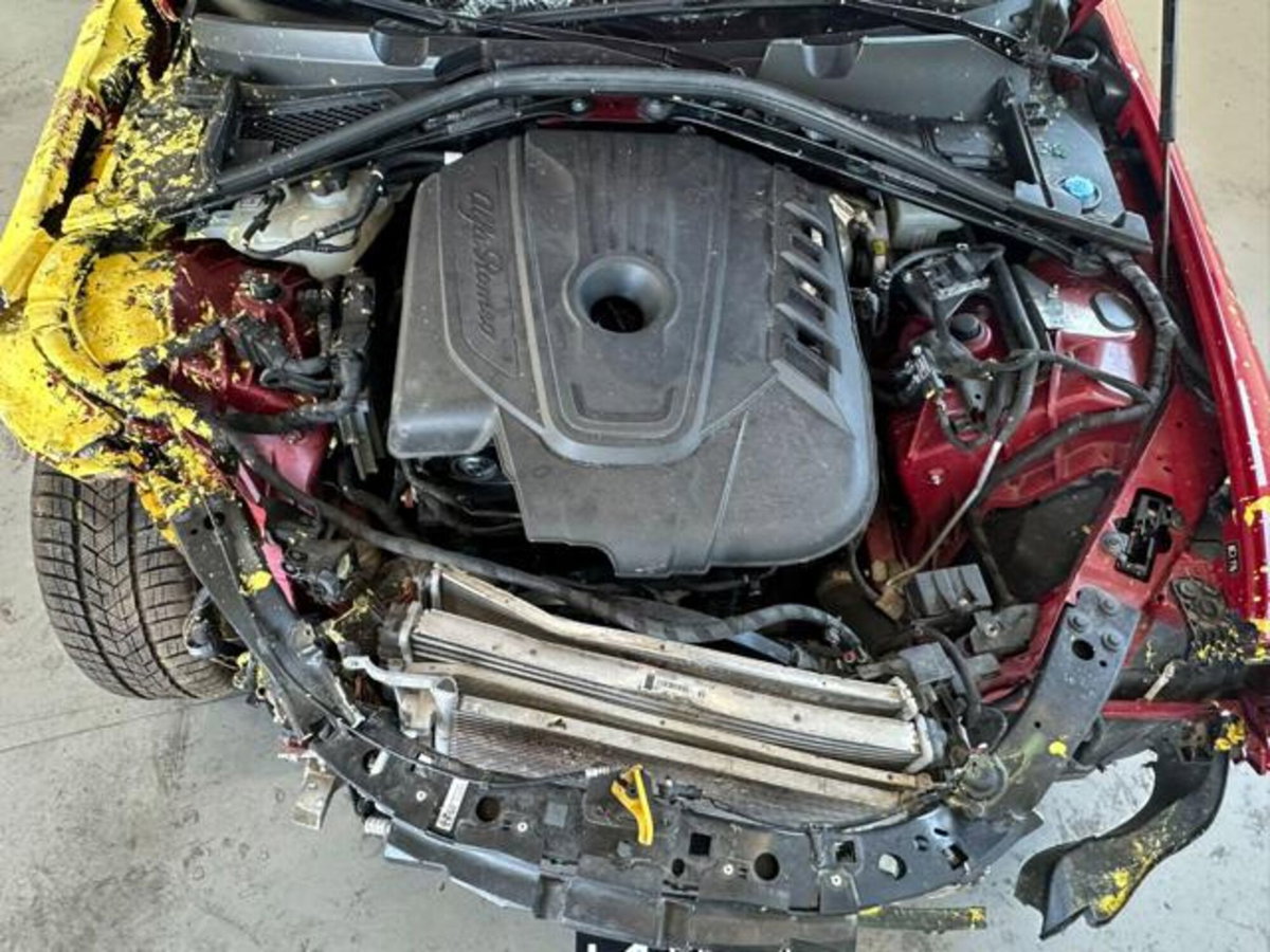 Alfa Romeo Giulia 2.2 Turbodiesel 160 CV AT8 Business (9)