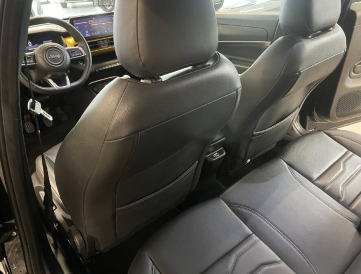 Jeep Avenger 1.2 turbo Summit fwd 100cv (20)