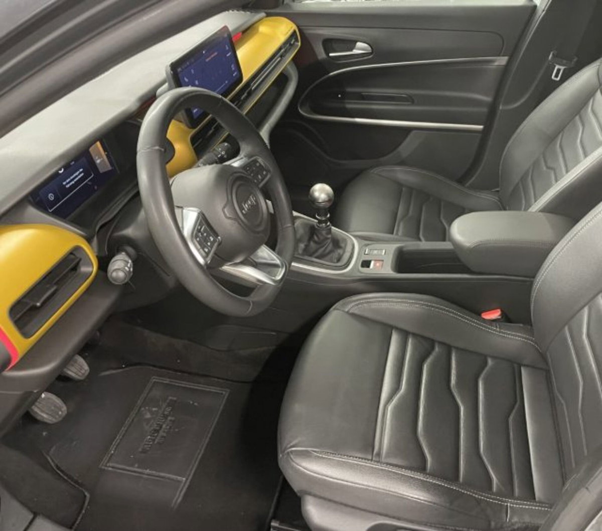 Jeep Avenger 1.2 turbo Summit fwd 100cv (3)