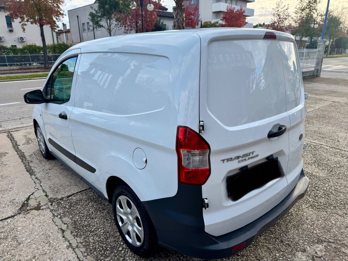 Ford Transit Courier 1.5 TDCi 75CV  Entry (4)