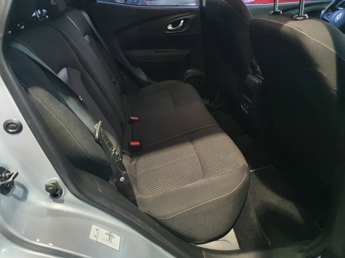 Renault Kadjar dCi 8V 115CV EDC Sport Edition (13)