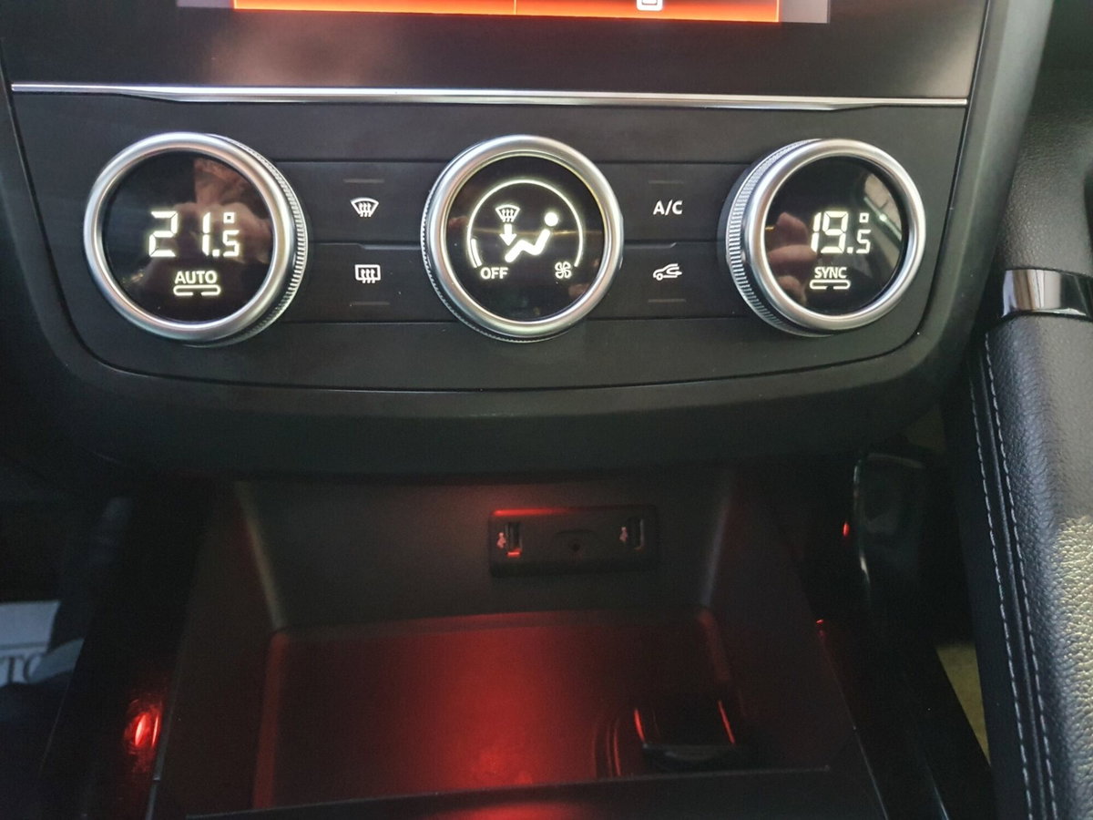 Renault Kadjar dCi 8V 115CV EDC Sport Edition (19)