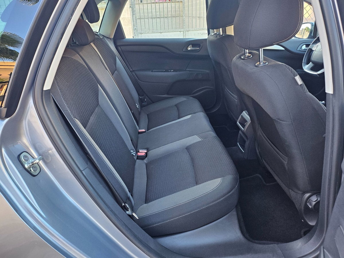 Citroen C4 BlueHDi 100 Feel (14)