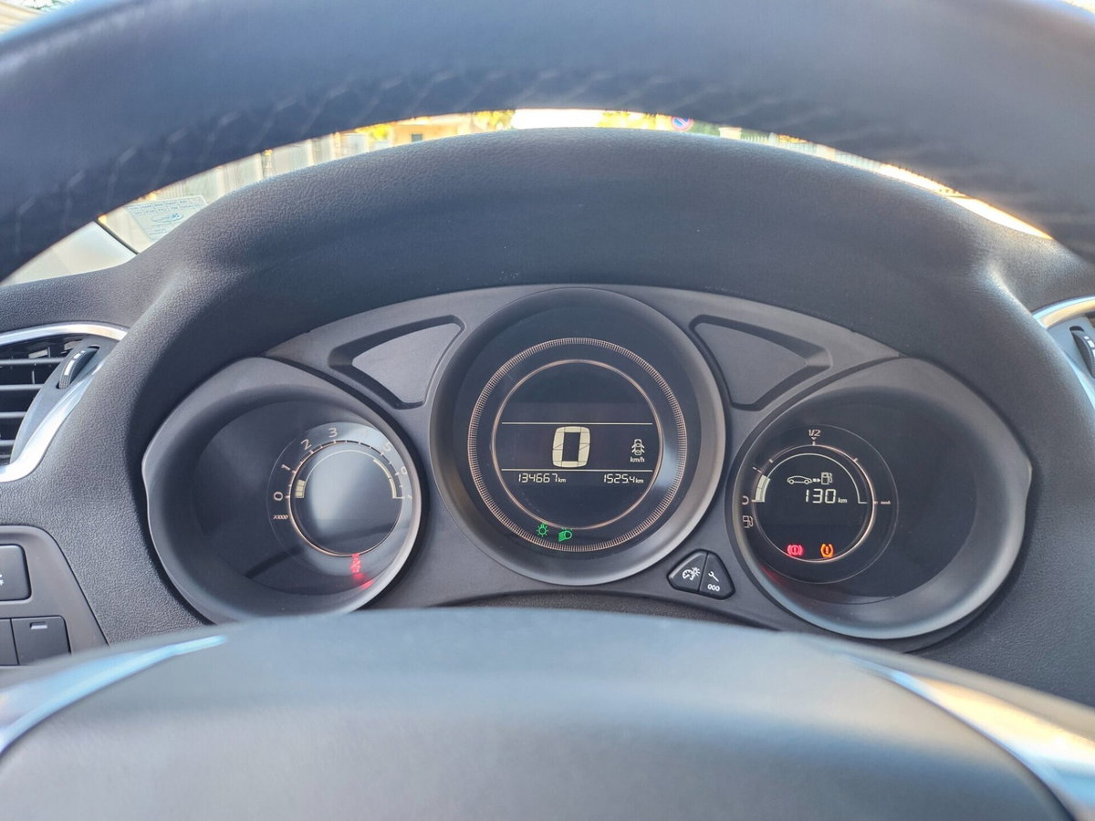 Citroen C4 BlueHDi 100 Feel (17)