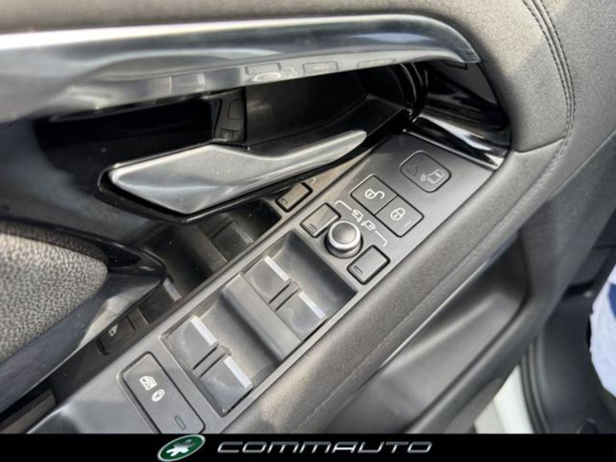 Land Rover Range Rover Evoque 2.0D I4 180 CV AWD Auto SE (11)