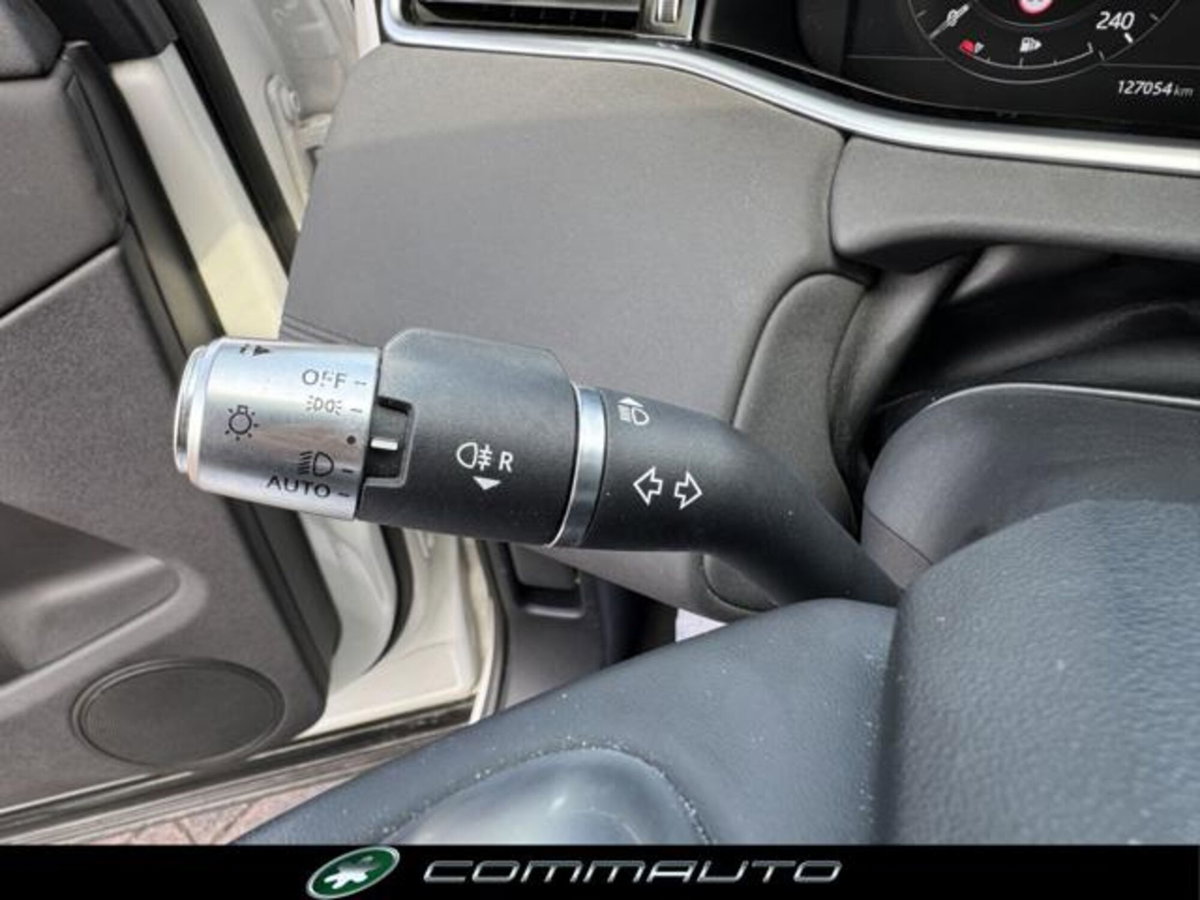 Land Rover Range Rover Evoque 2.0D I4 180 CV AWD Auto SE (17)