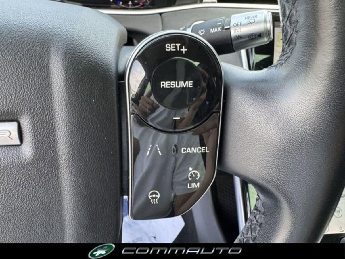 Land Rover Range Rover Evoque 2.0D I4 180 CV AWD Auto SE (19)