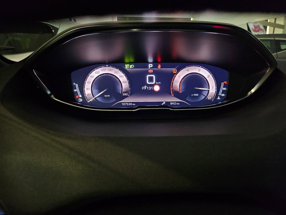 Peugeot 3008 BlueHDi 130 S&S EAT8 GT (10)