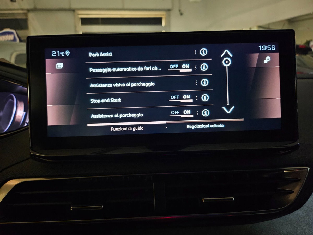 Peugeot 3008 BlueHDi 130 S&S EAT8 GT (20)