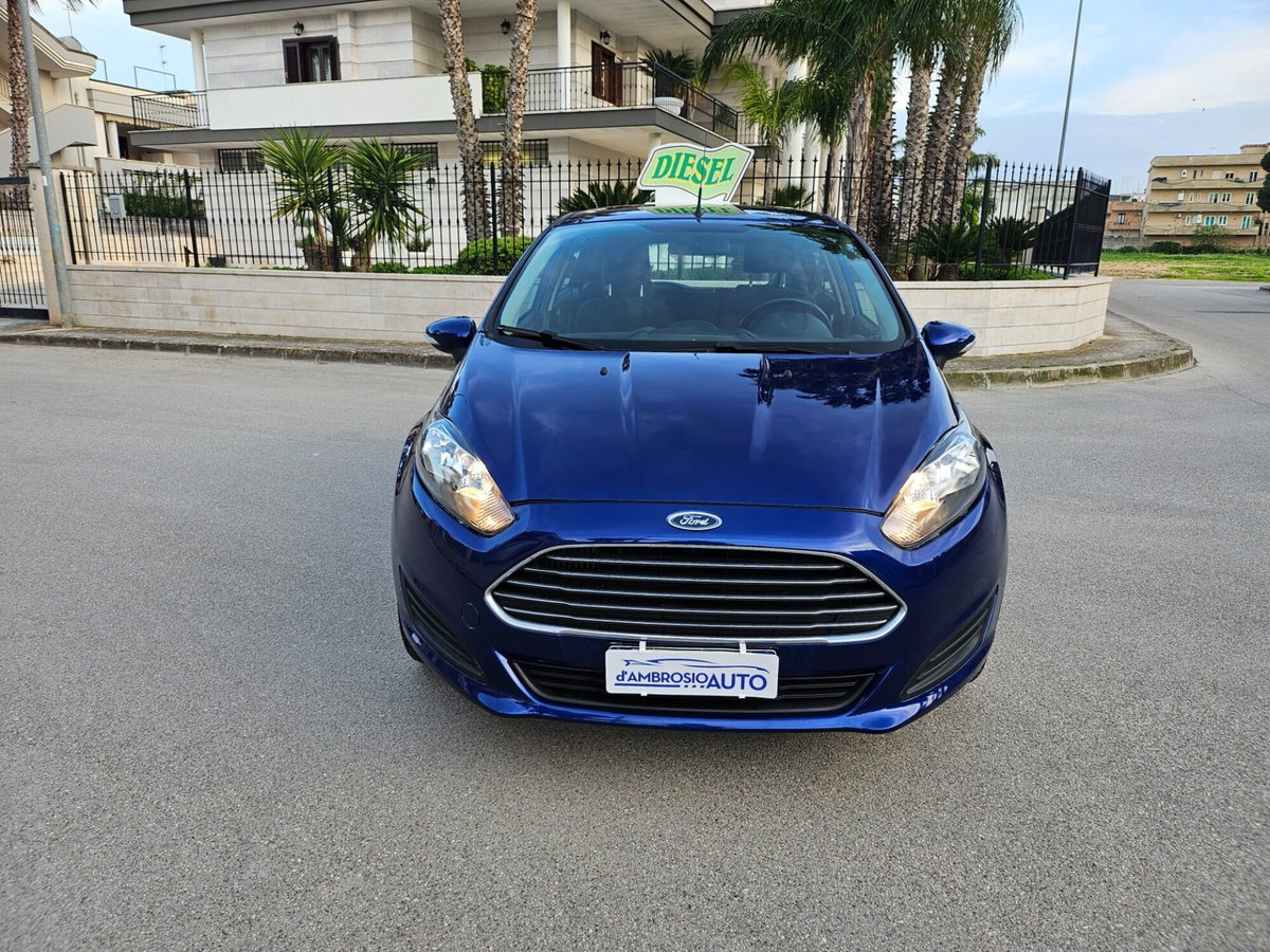 Ford Fiesta 1.5 TDCi 75CV 5 porte (2)