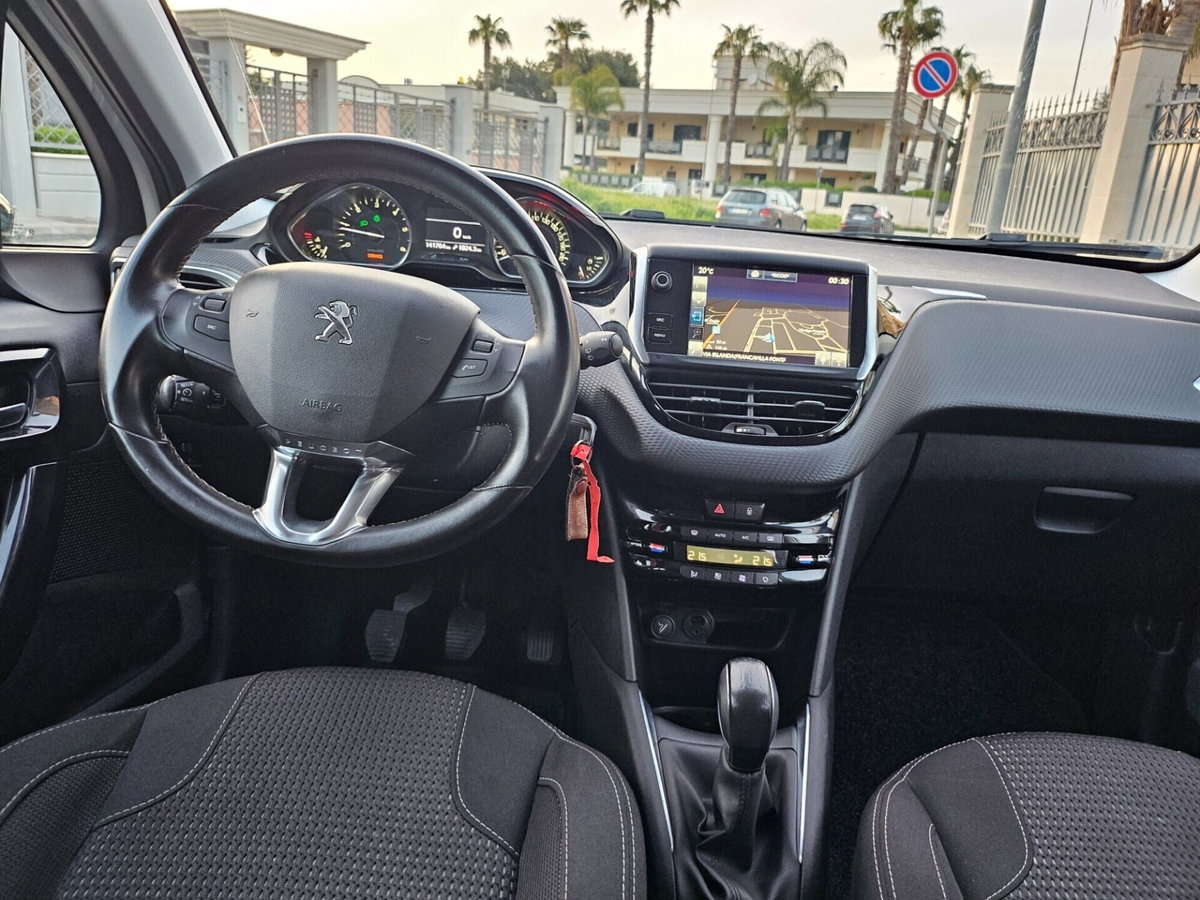 Peugeot 208 100 5 porte Allure (11)
