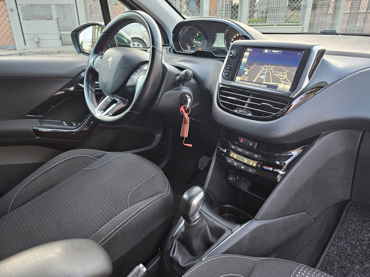 Peugeot 208 100 5 porte Allure (12)