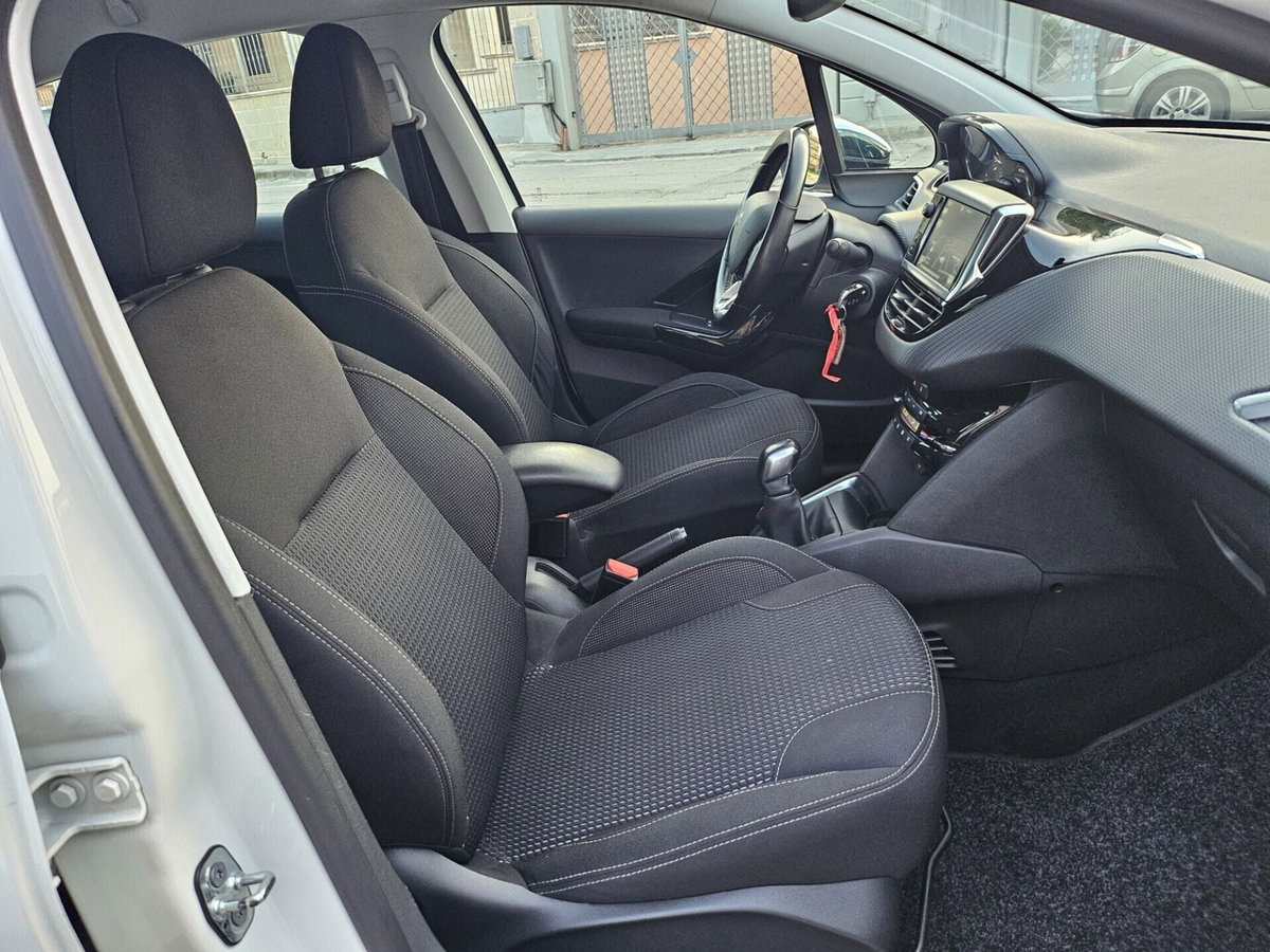 Peugeot 208 100 5 porte Allure (14)
