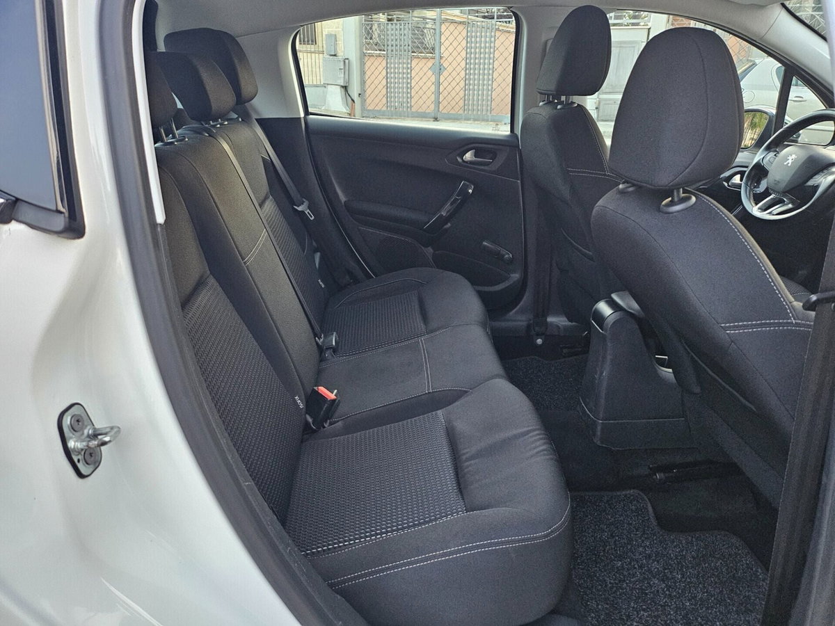 Peugeot 208 100 5 porte Allure (16)