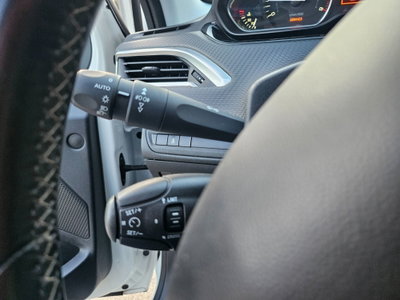 Peugeot 208 100 5 porte Allure (17)