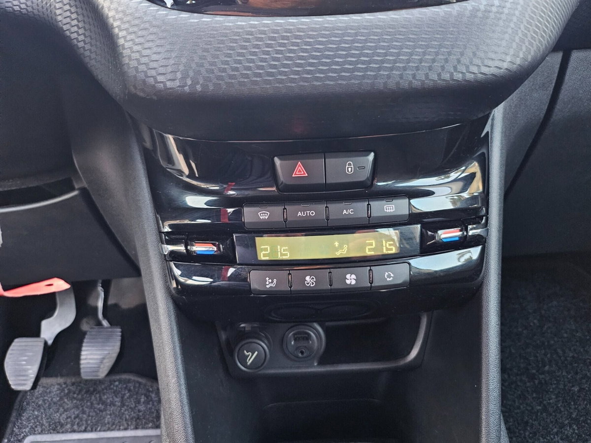 Peugeot 208 100 5 porte Allure (20)