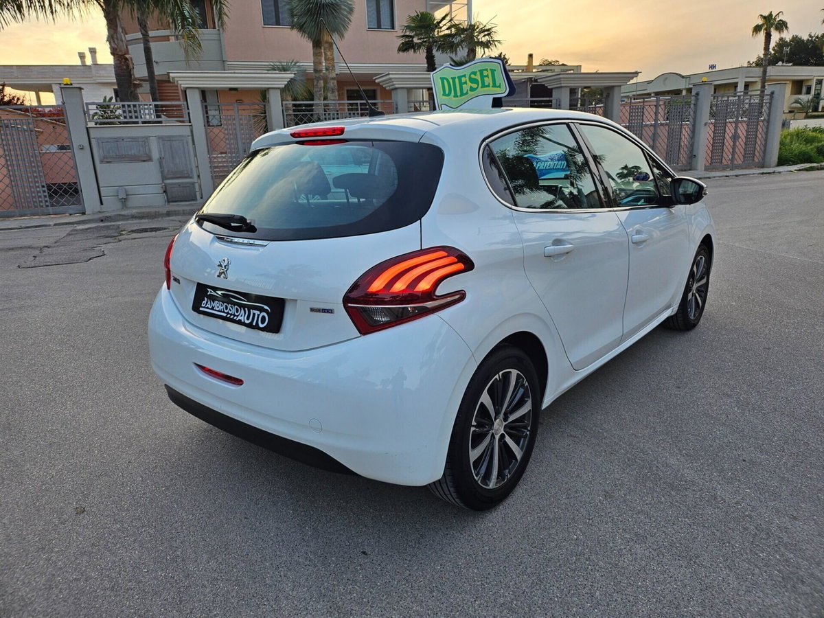 Peugeot 208 100 5 porte Allure (5)