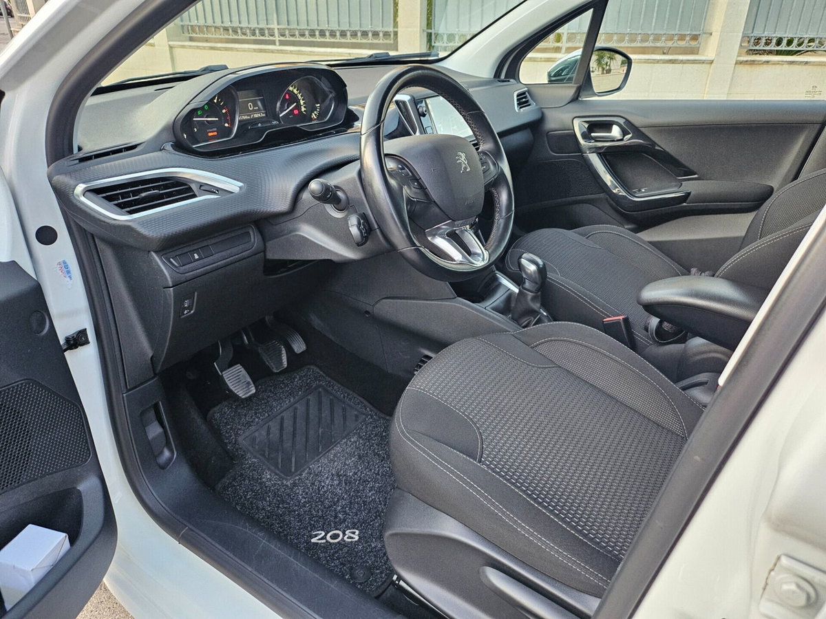 Peugeot 208 100 5 porte Allure (8)