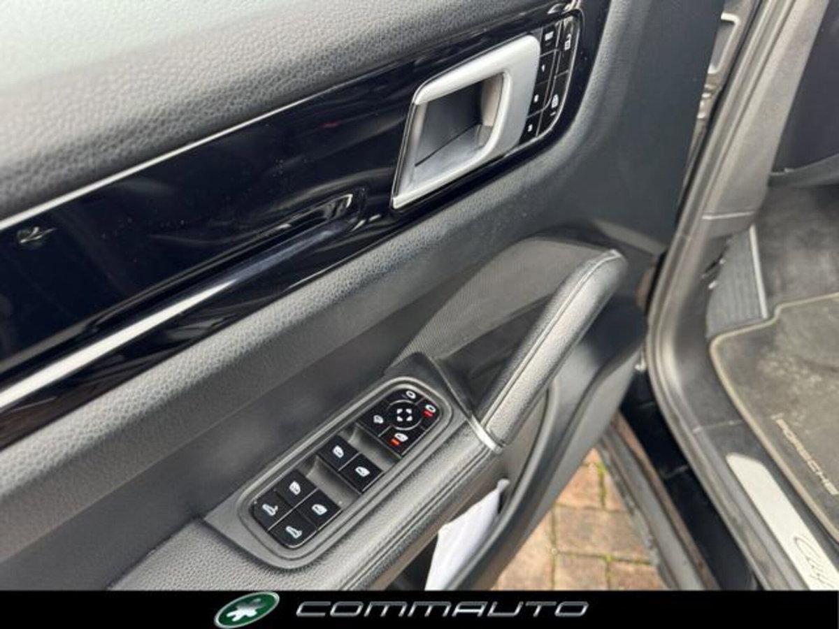 Porsche Cayenne Coupé 3.0 V6 (11)