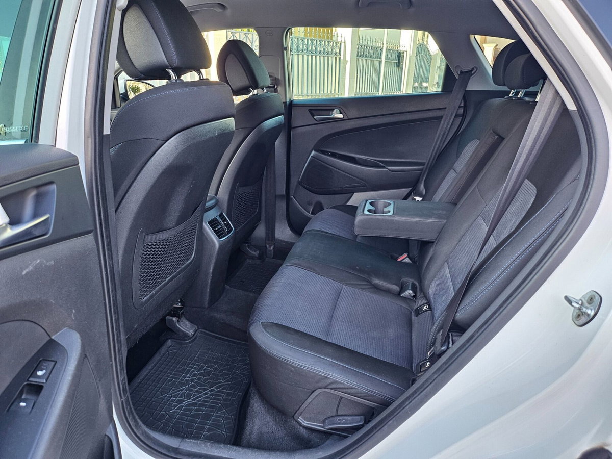 Hyundai Tucson 1.7 CRDi XPossible (13)
