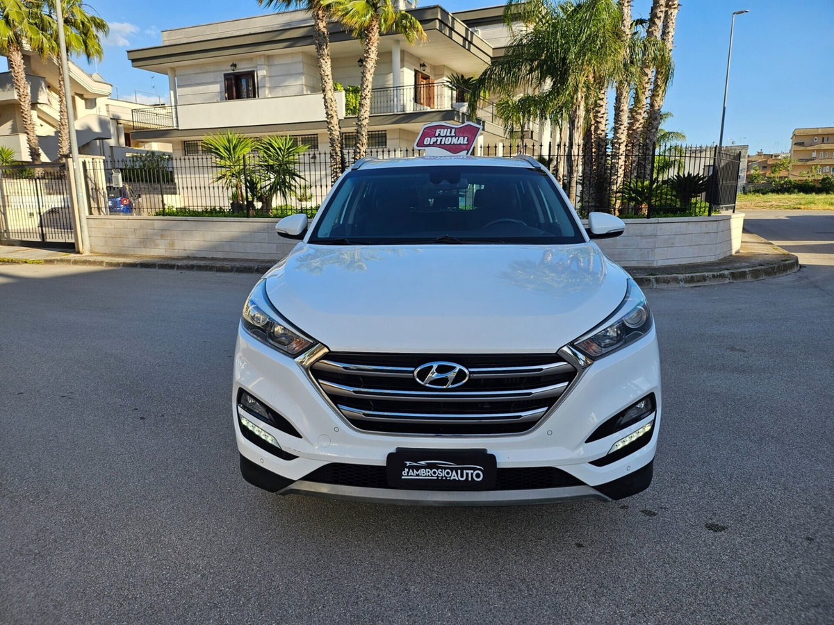 Hyundai Tucson 1.7 CRDi XPossible (2)
