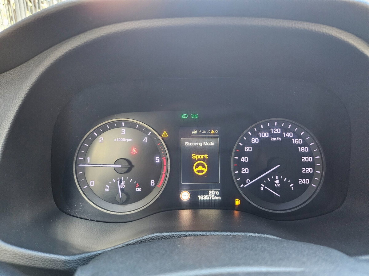 Hyundai Tucson 1.7 CRDi XPossible (20)