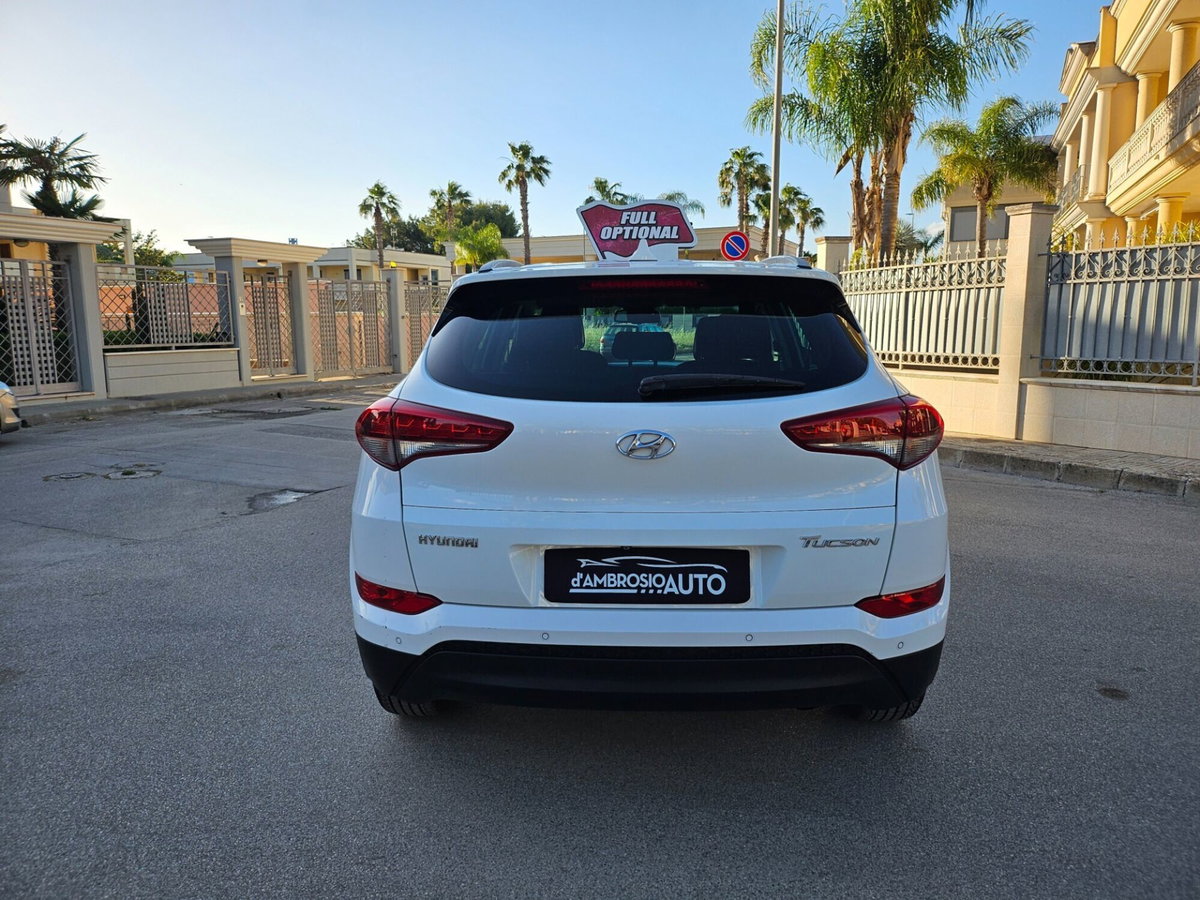 Hyundai Tucson 1.7 CRDi XPossible (5)