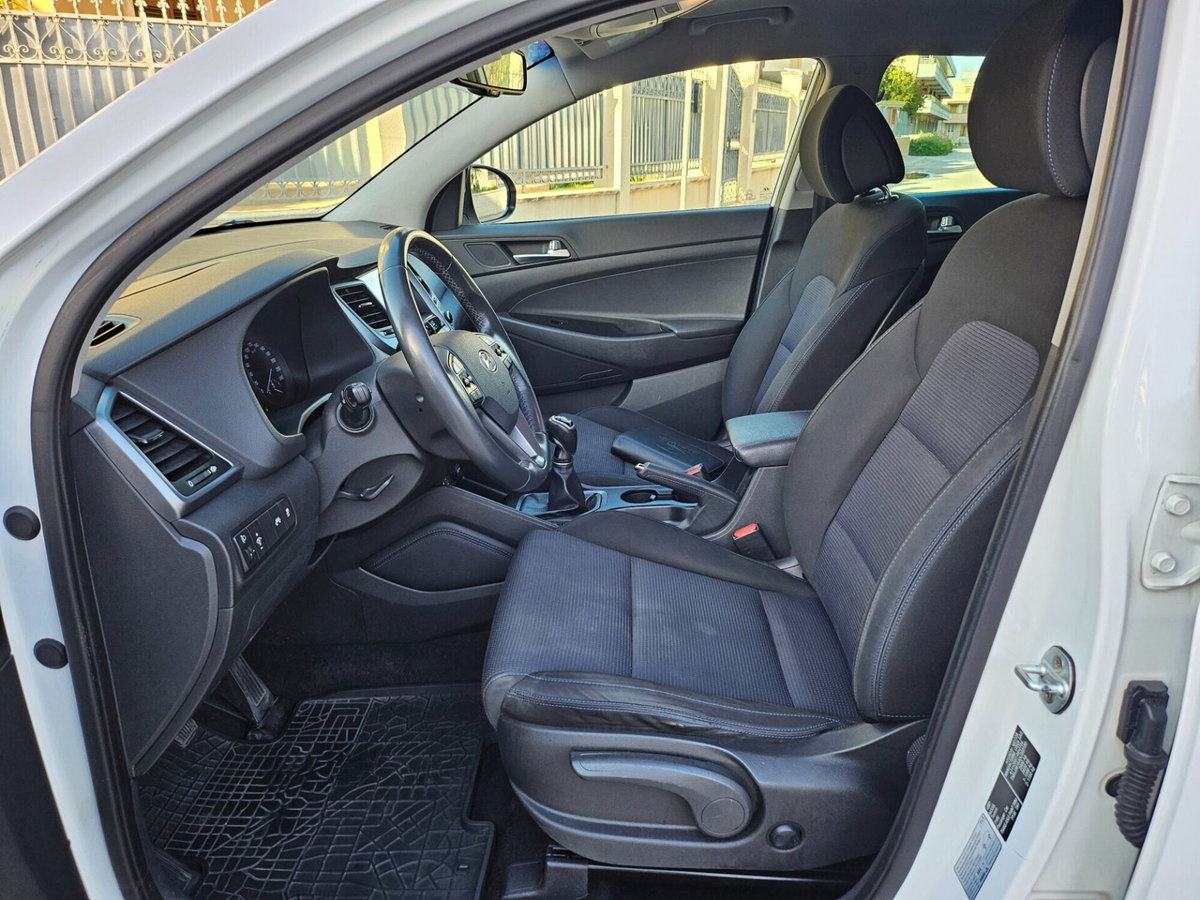 Hyundai Tucson 1.7 CRDi XPossible (7)