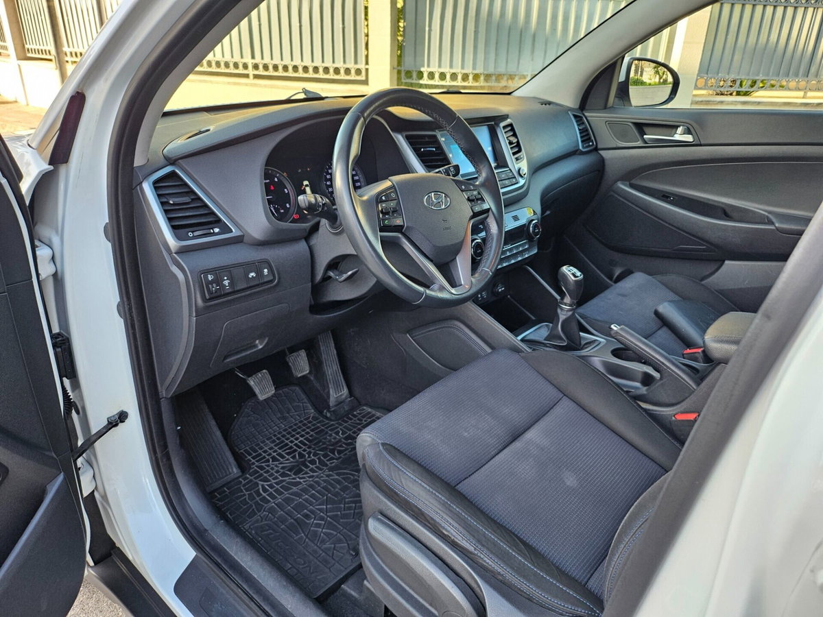 Hyundai Tucson 1.7 CRDi XPossible (8)