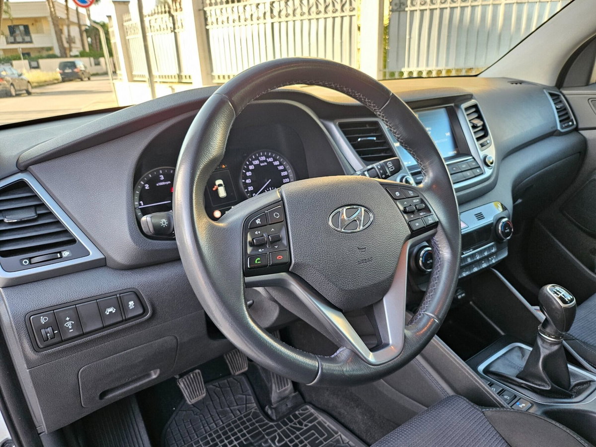 Hyundai Tucson 1.7 CRDi XPossible (9)