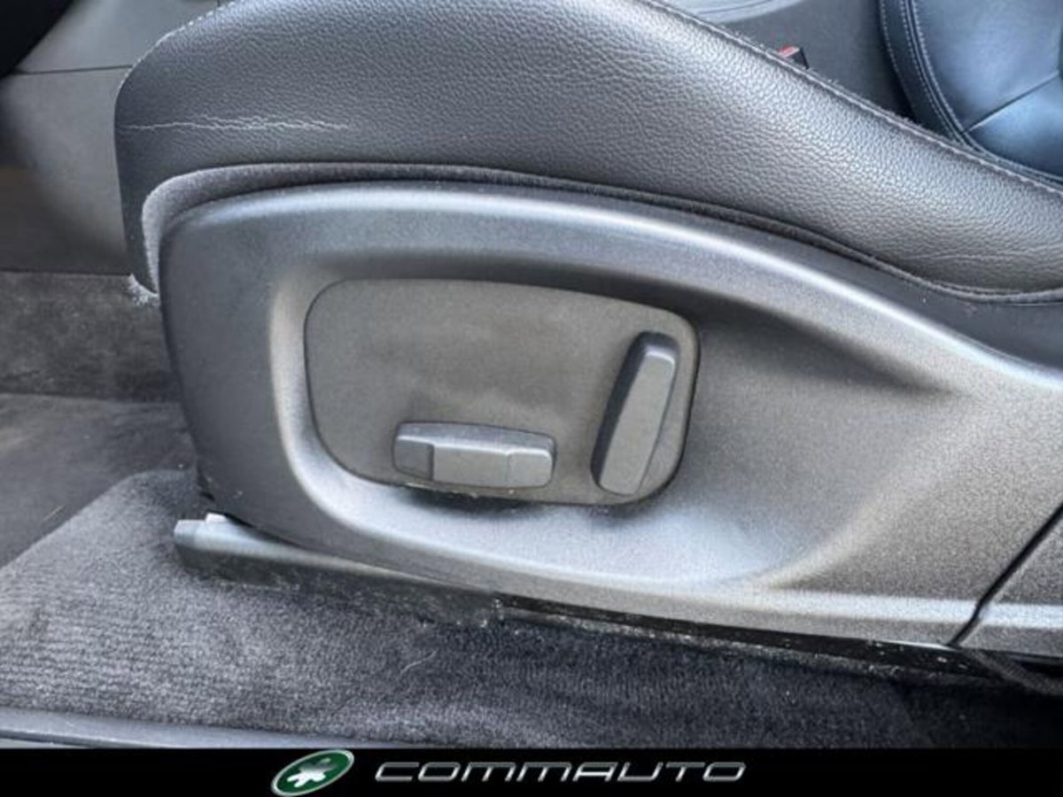 Jaguar E-Pace 2.0D 150 CV AWD aut. R-Dynamic S (16)