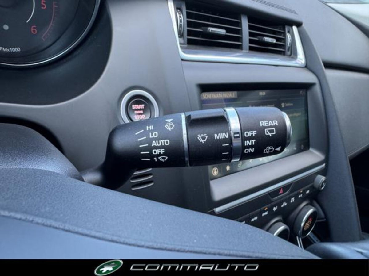 Jaguar E-Pace 2.0D 150 CV AWD aut. R-Dynamic S (19)