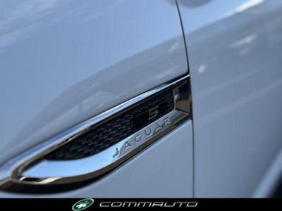 Jaguar E-Pace 2.0D 150 CV AWD aut. R-Dynamic S (9)
