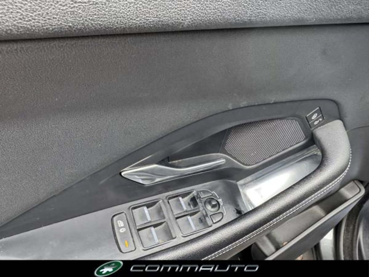 Jaguar E-Pace 2.0D 150 CV AWD aut. R-Dynamic S (12)