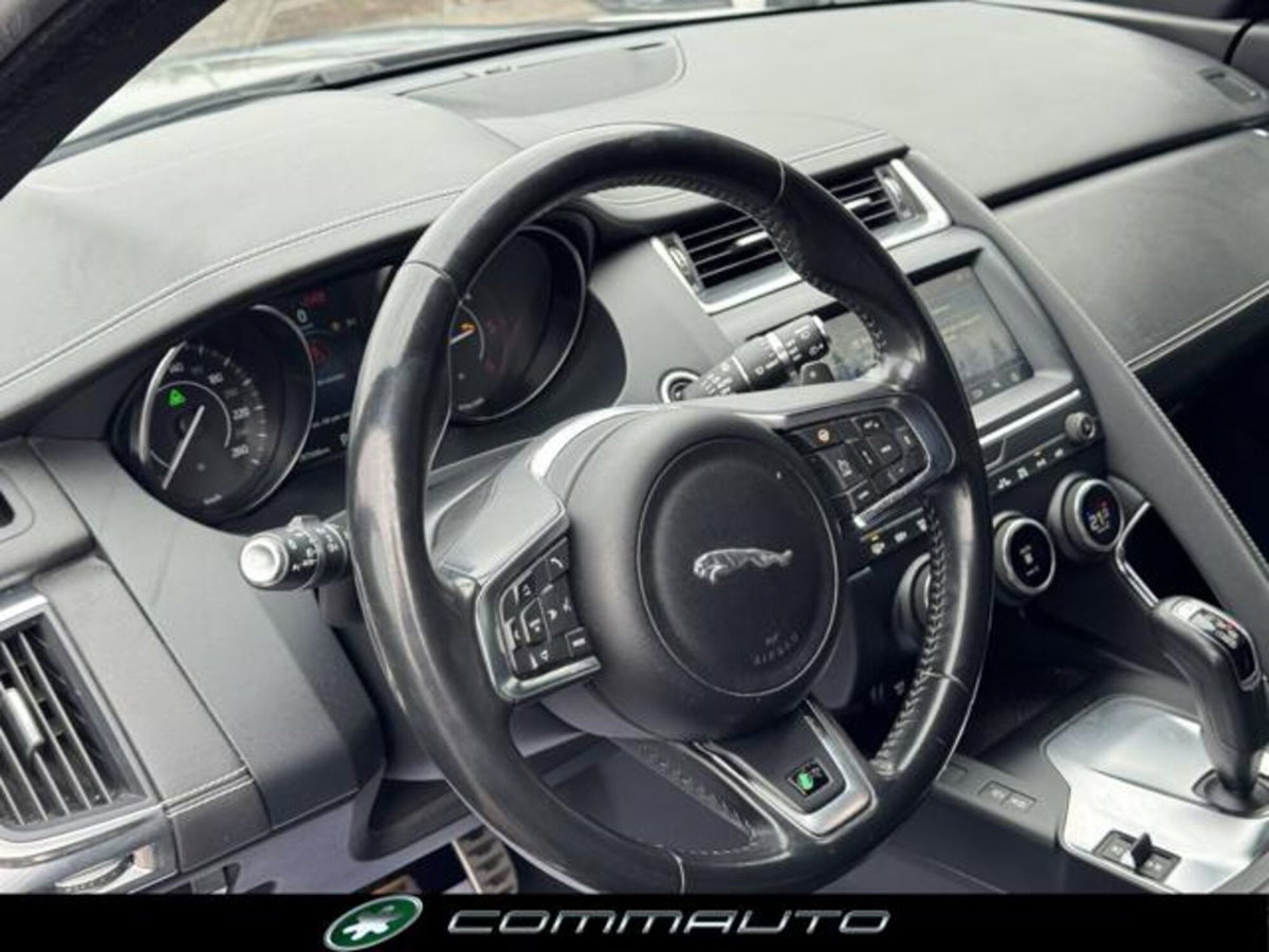 Jaguar E-Pace 2.0D 150 CV AWD aut. R-Dynamic S (13)