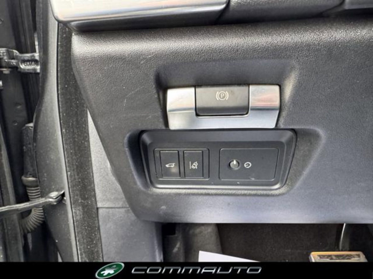 Jaguar E-Pace 2.0D 150 CV AWD aut. R-Dynamic S (15)