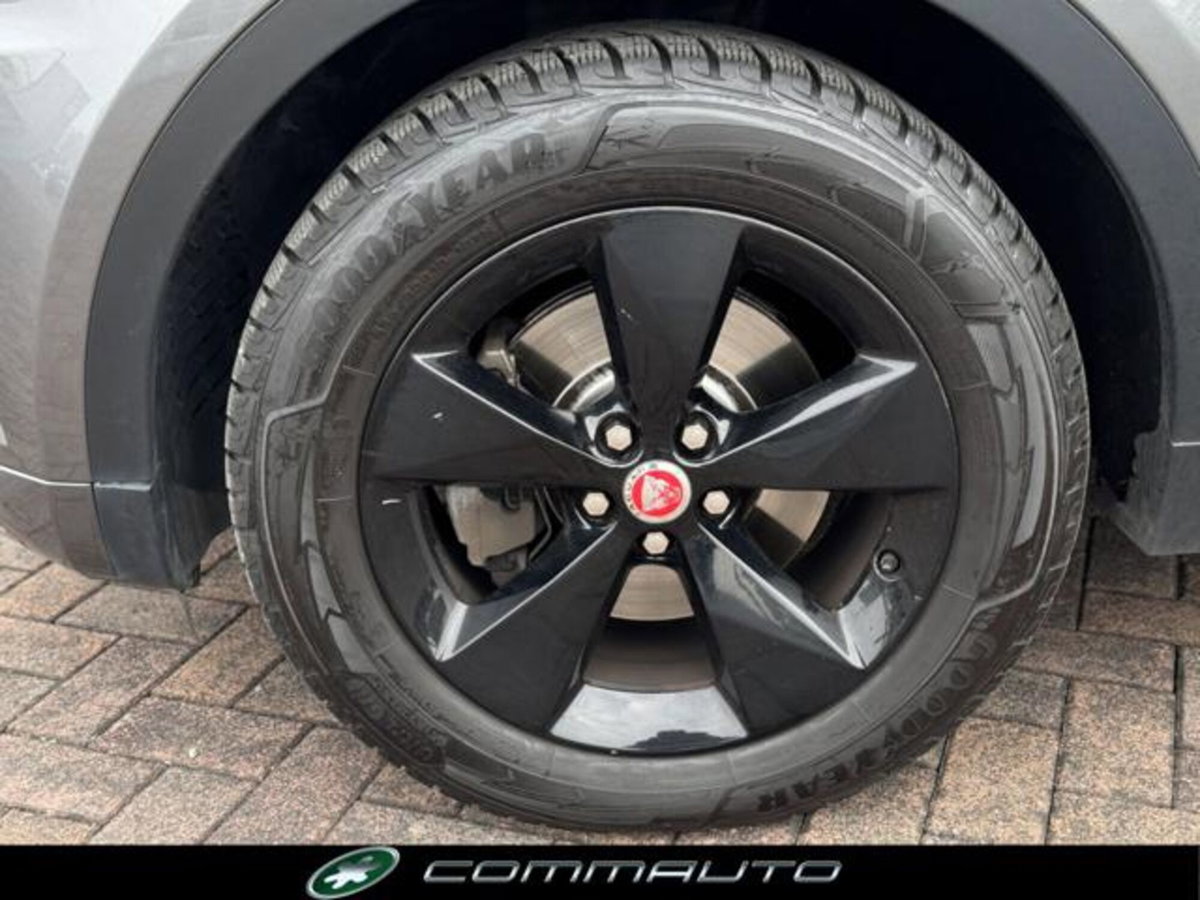 Jaguar E-Pace 2.0D 150 CV AWD aut. R-Dynamic S (8)
