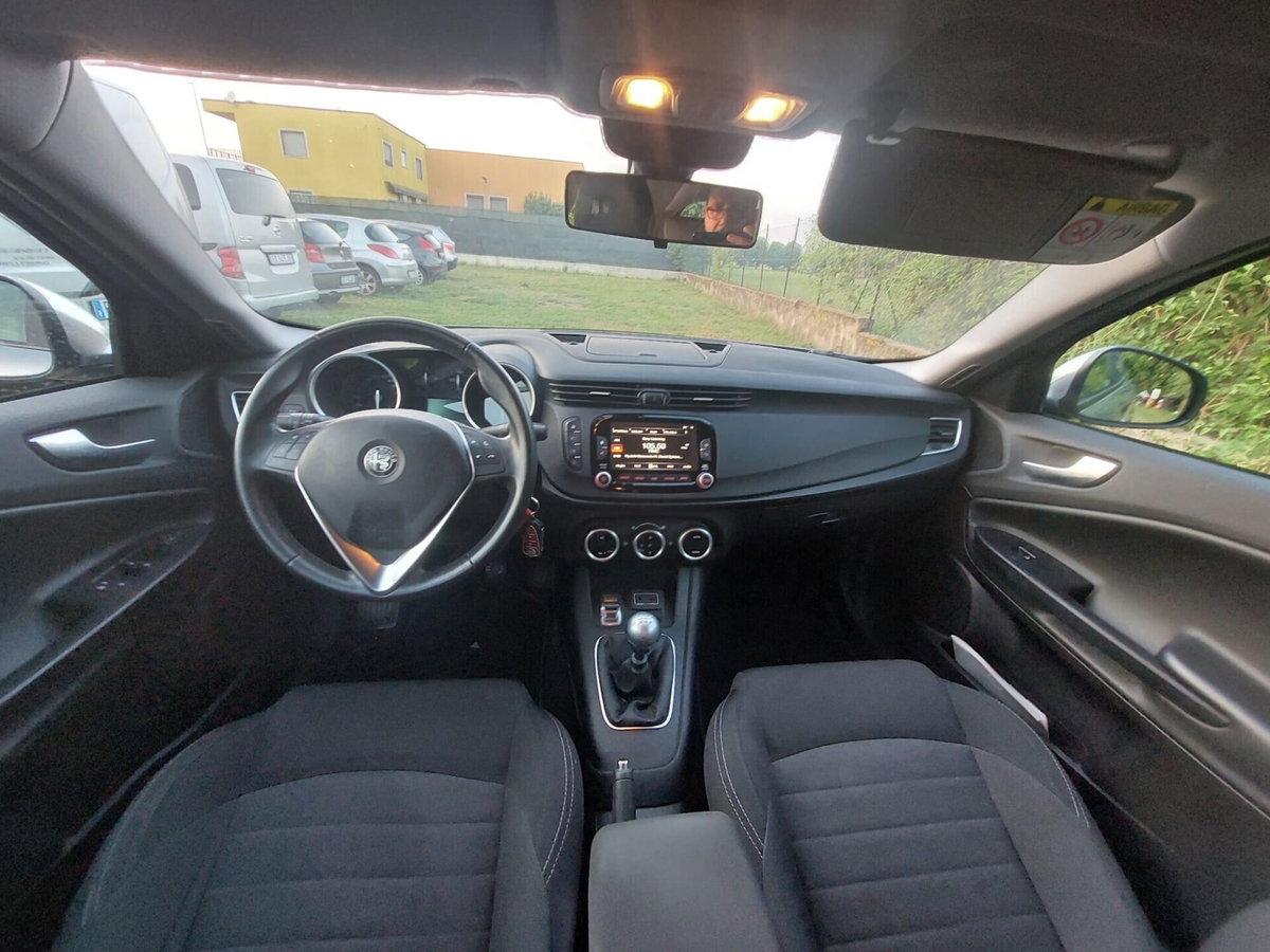 Alfa Romeo Giulietta 1.6 JTDm Super 120cv (10)