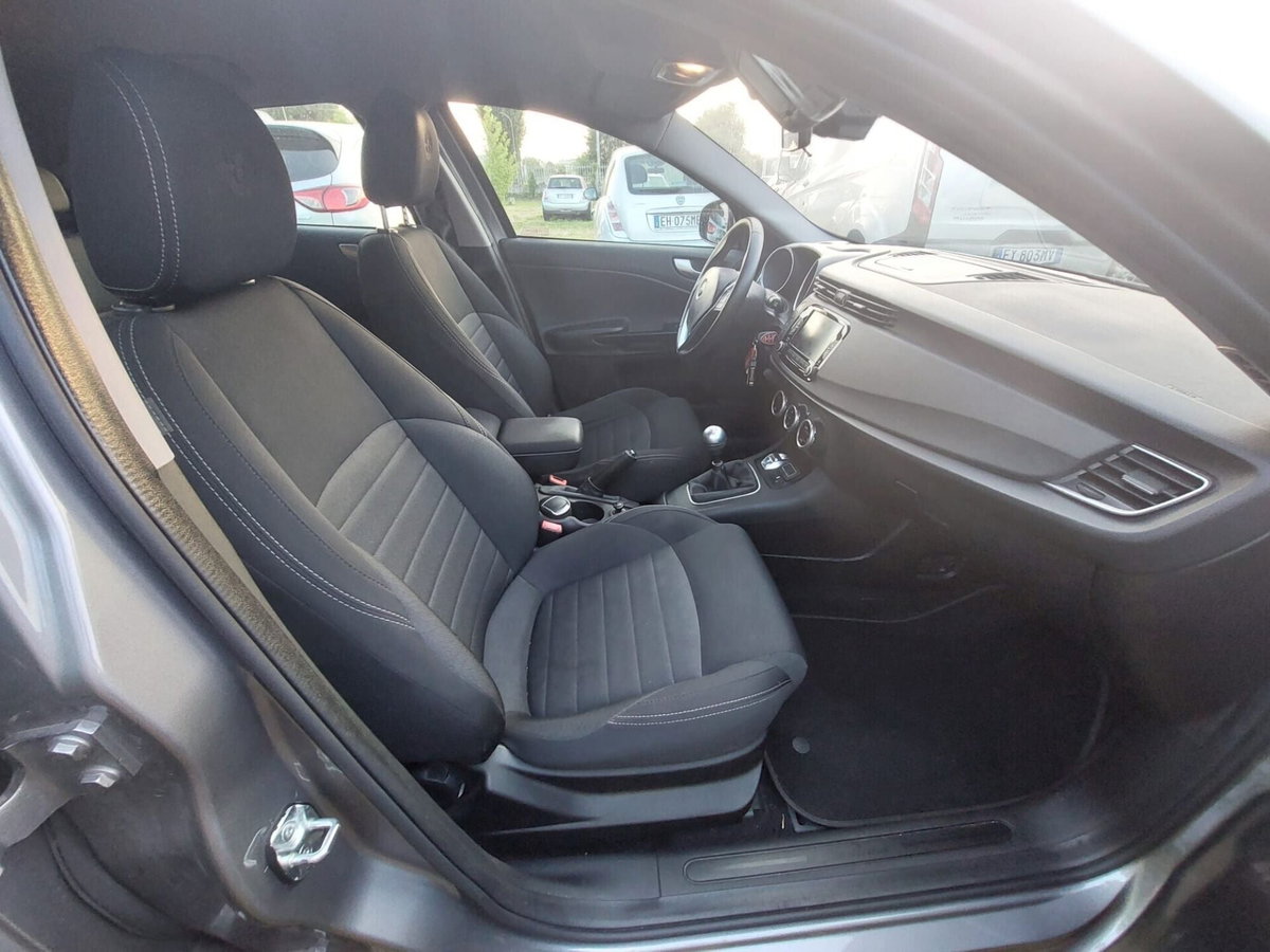 Alfa Romeo Giulietta 1.6 JTDm Super 120cv (11)