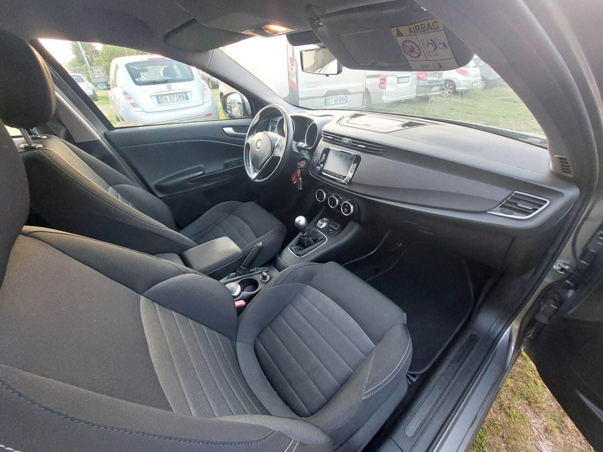Alfa Romeo Giulietta 1.6 JTDm Super 120cv (12)