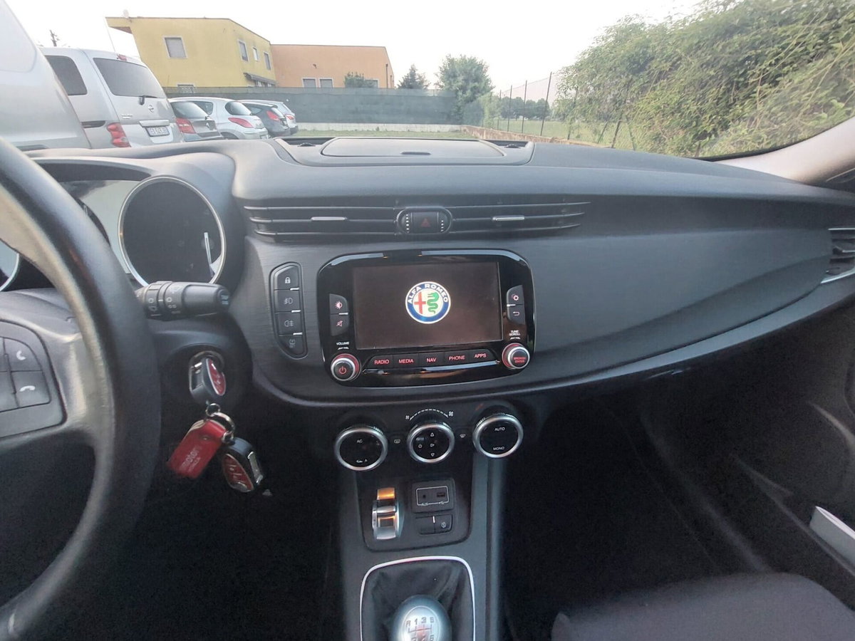 Alfa Romeo Giulietta 1.6 JTDm Super 120cv (16)