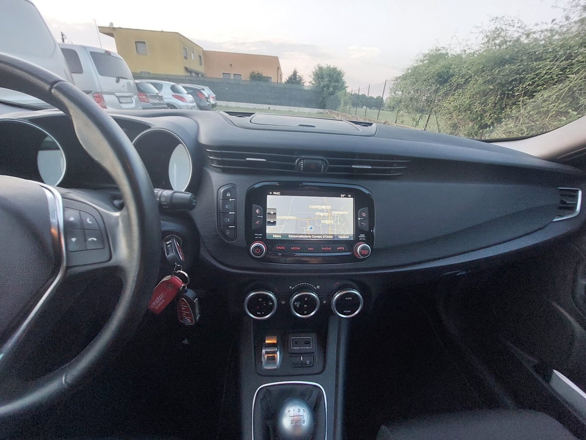 Alfa Romeo Giulietta 1.6 JTDm Super 120cv (17)