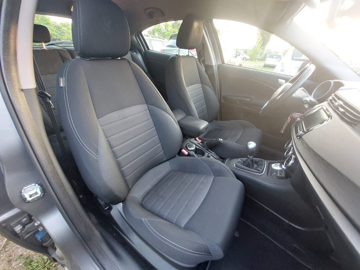 Alfa Romeo Giulietta 1.6 JTDm Super 120cv (18)