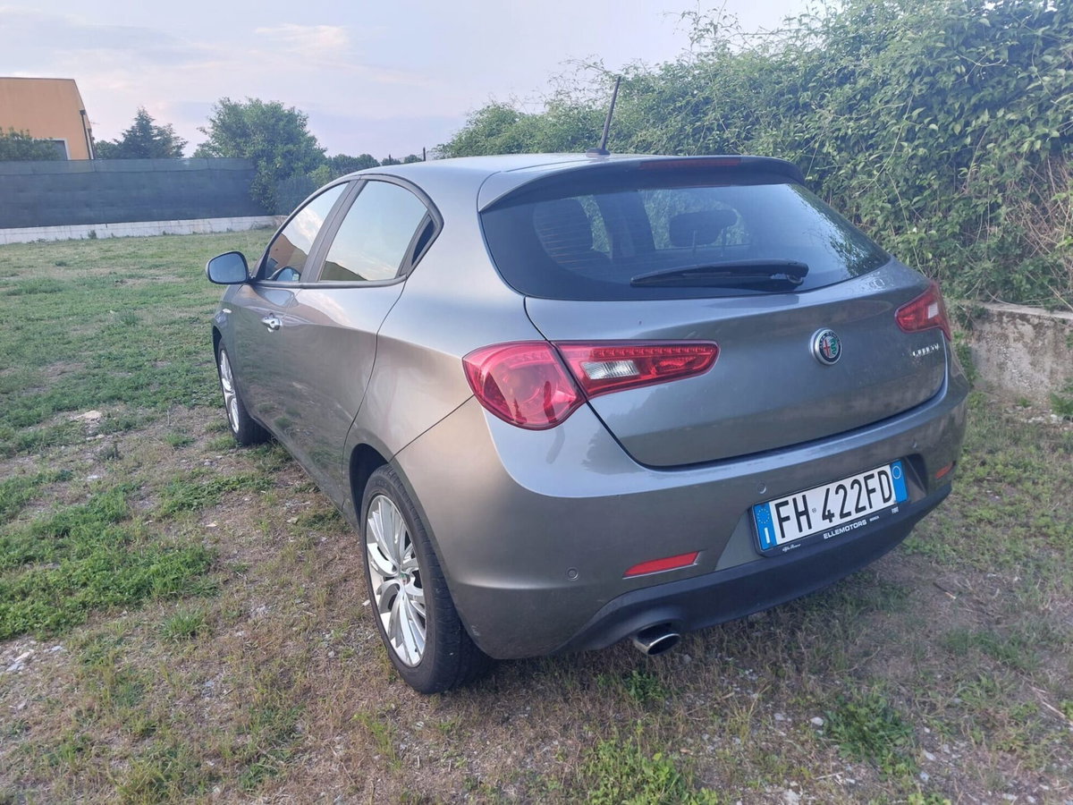 Alfa Romeo Giulietta 1.6 JTDm Super 120cv (4)